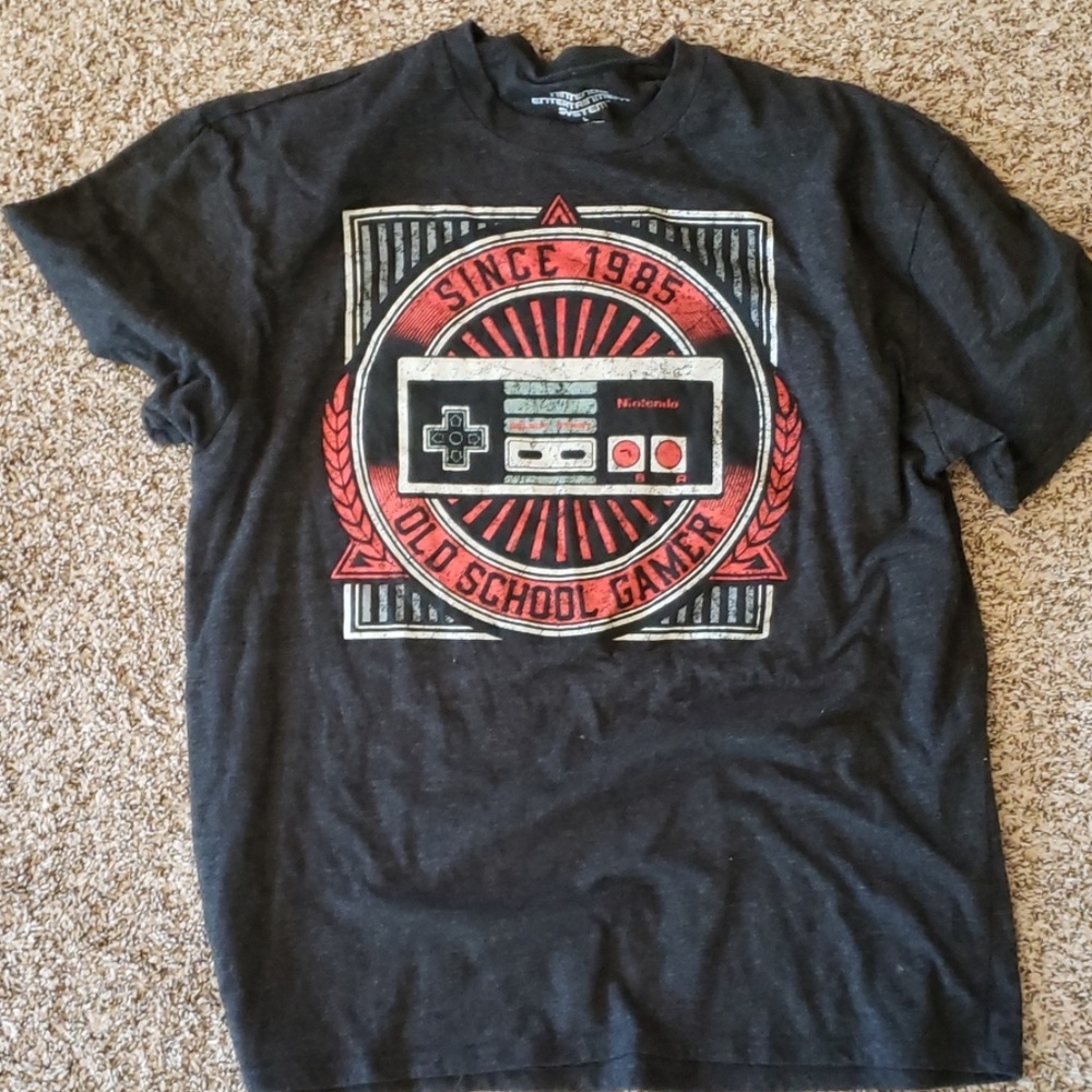 2 for 10 💥 NES old school shirt